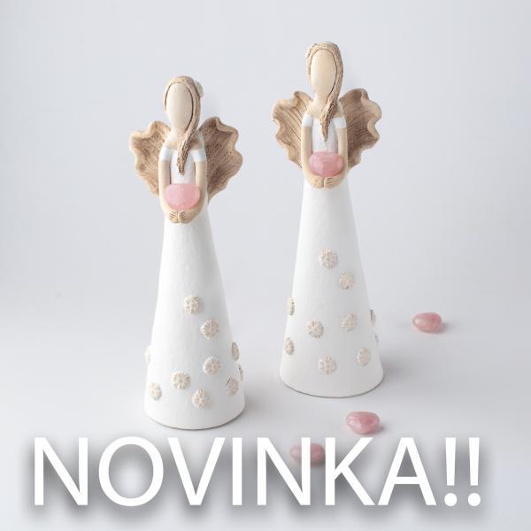 Andílek s bílými kvítky 35 cm